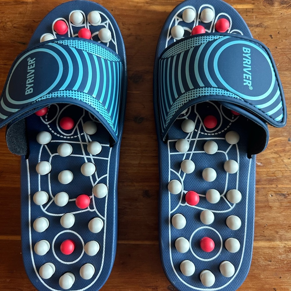 BYRIVER Spring Acupuncture Massage Slippers Deep Tissue Foot Massager.